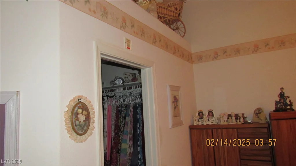 3805 Vidalia, North Las Vegas, NV 89031