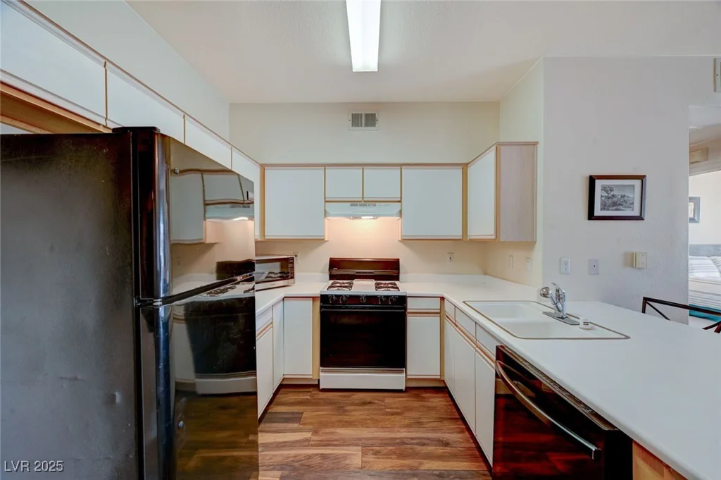 5751 Hacienda, Las Vegas, NV 89122