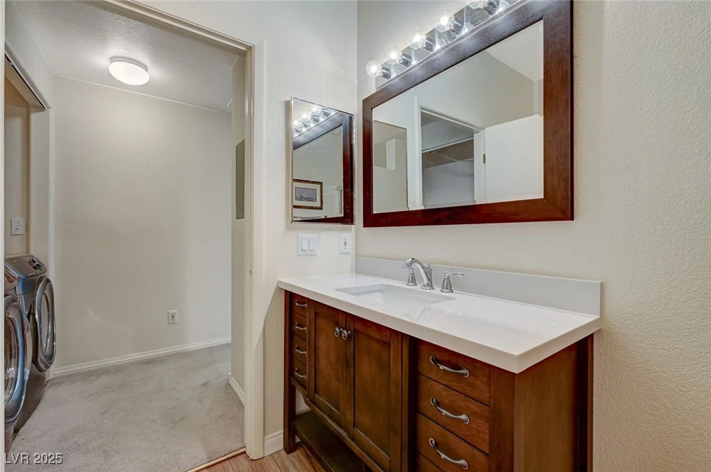 5751 Hacienda, Las Vegas, NV 89122