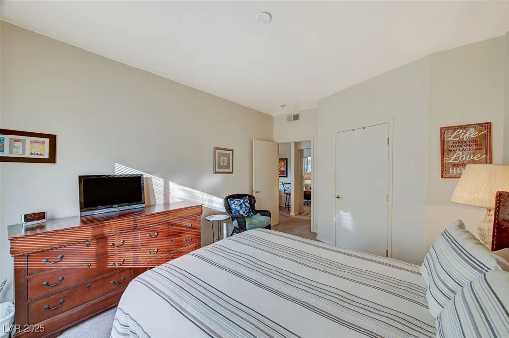 5751 Hacienda, Las Vegas, NV 89122