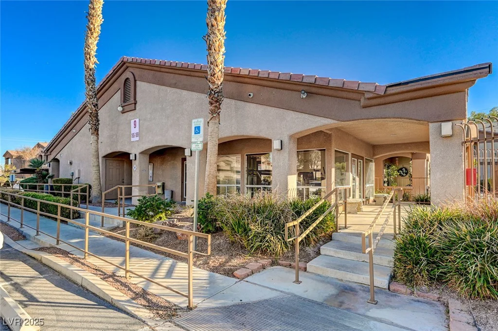 5751 Hacienda, Las Vegas, NV 89122