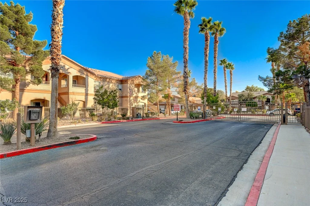 5751 Hacienda, Las Vegas, NV 89122
