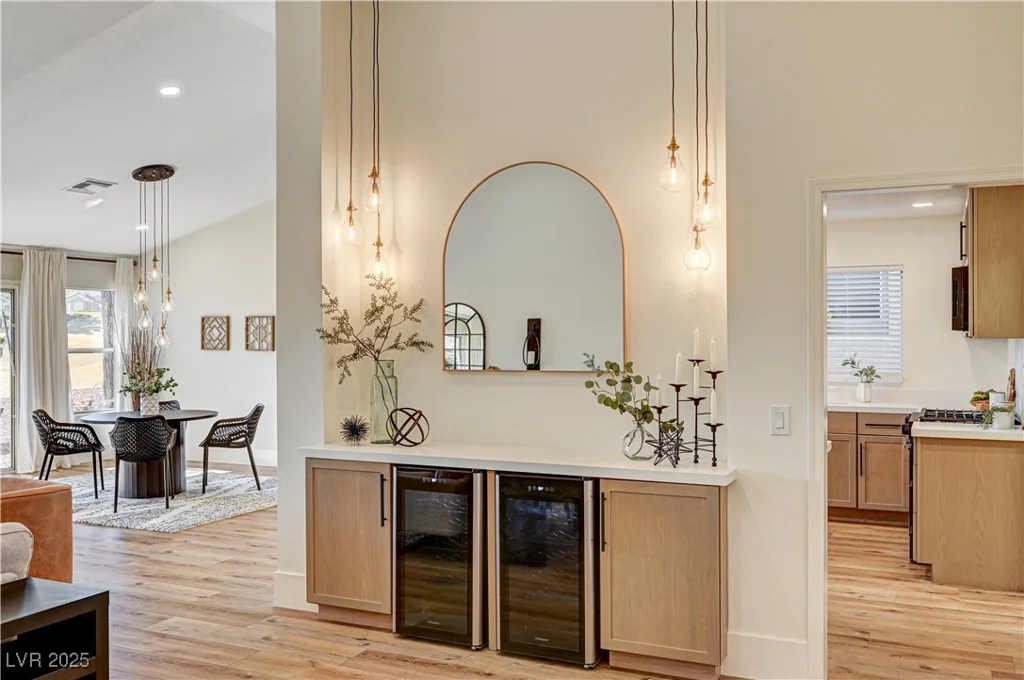 9545 Eagle Valley, Las Vegas, NV 89134