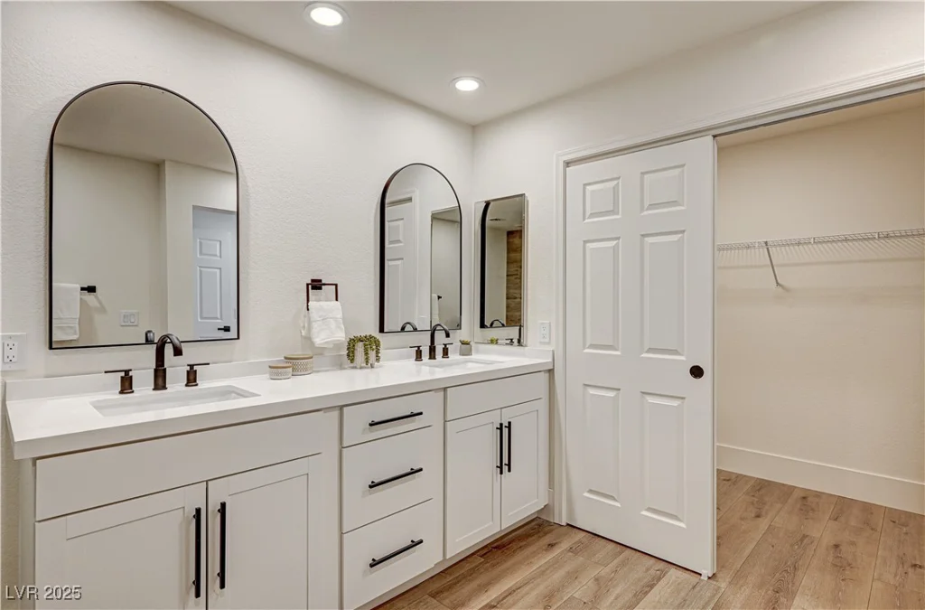9545 Eagle Valley, Las Vegas, NV 89134
