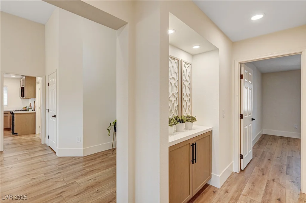 9545 Eagle Valley, Las Vegas, NV 89134