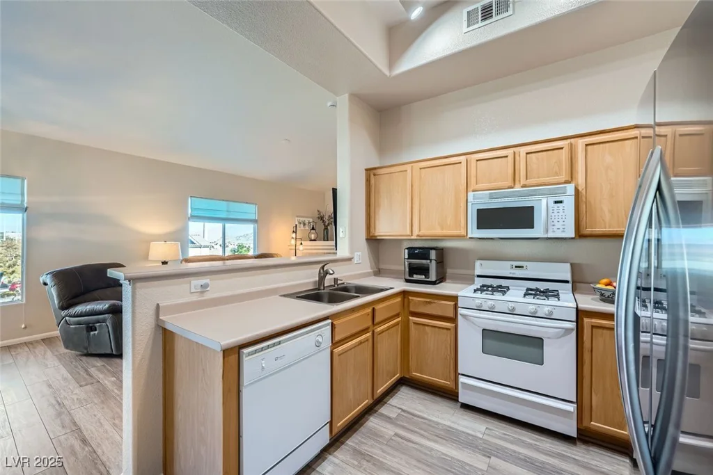 3574 Desert Cliff, Las Vegas, NV 89129
