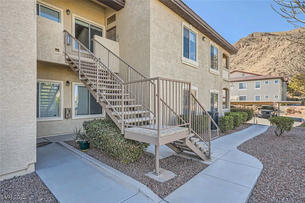 3574 Desert Cliff, Las Vegas, NV 89129