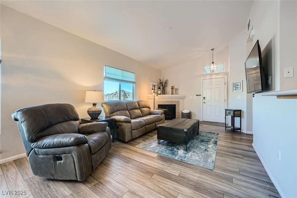 3574 Desert Cliff, Las Vegas, NV 89129