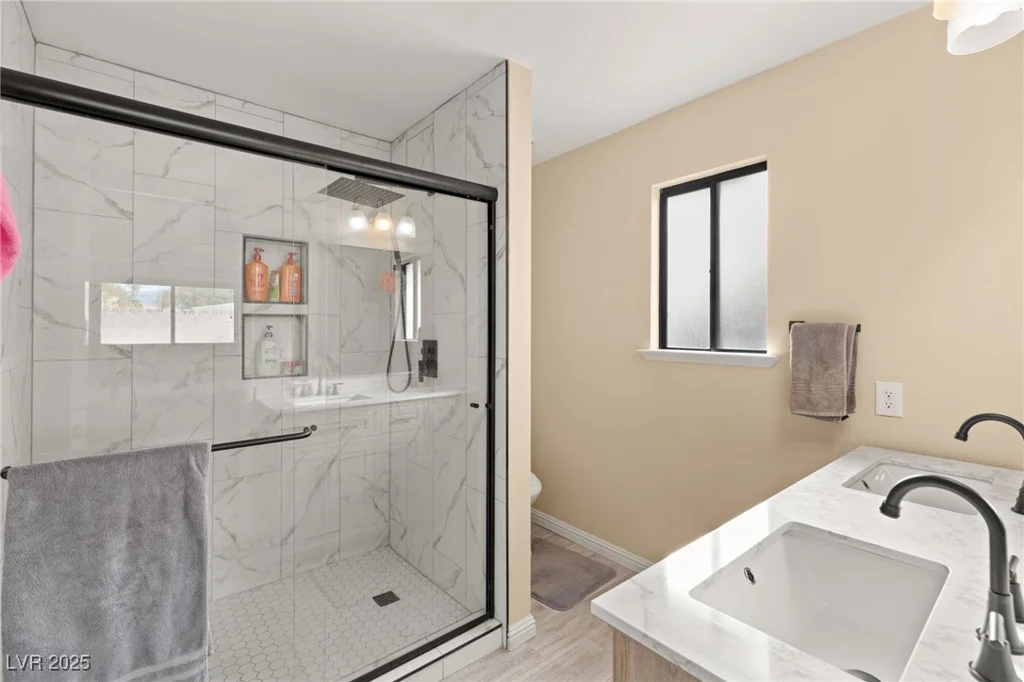 5900 Tippin, Las Vegas, NV 89130