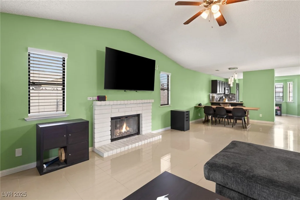 5900 Tippin, Las Vegas, NV 89130