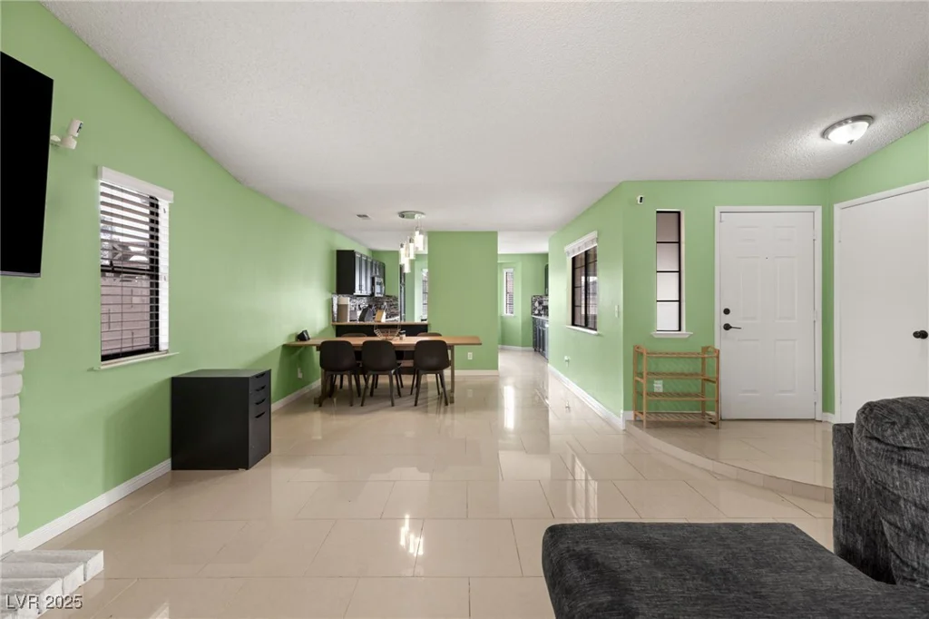 5900 Tippin, Las Vegas, NV 89130