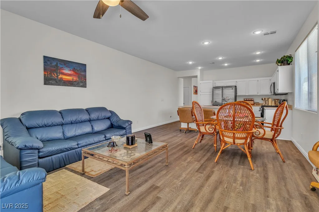 8453 Garnet Peak, Las Vegas, NV 89117