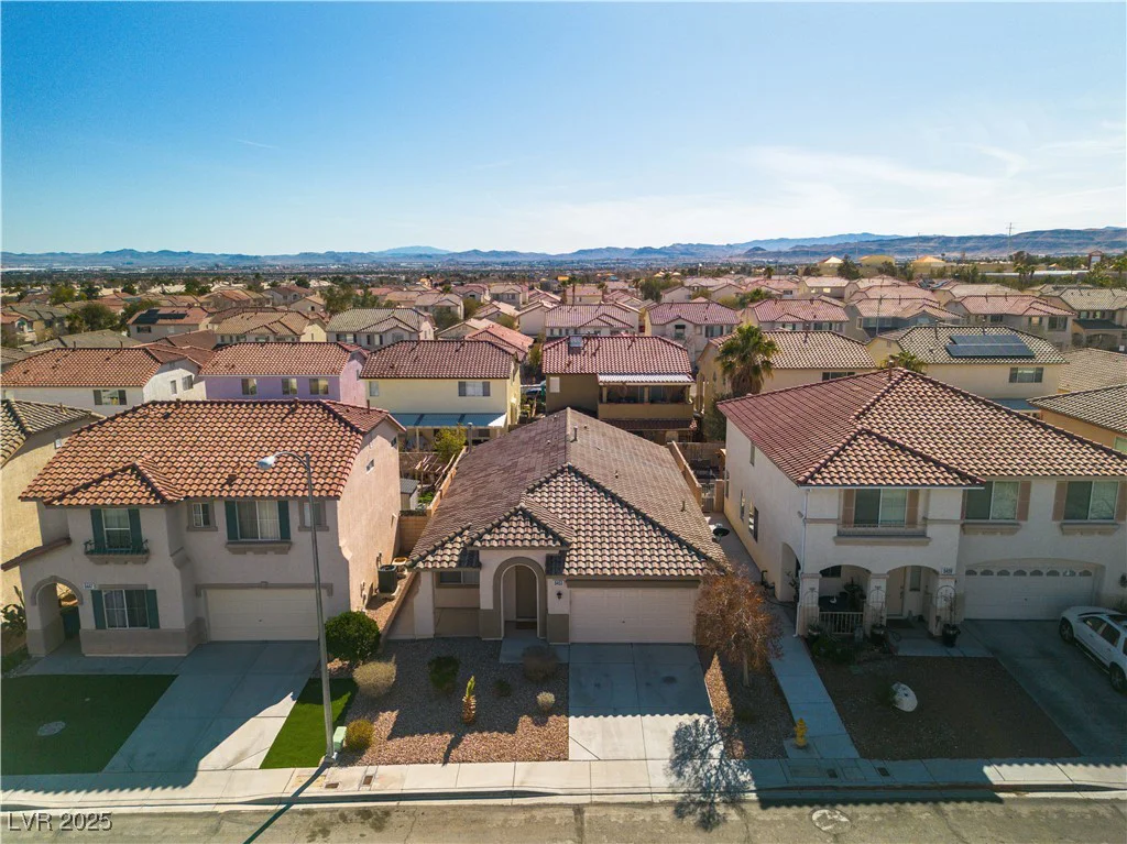 8453 Garnet Peak, Las Vegas, NV 89117