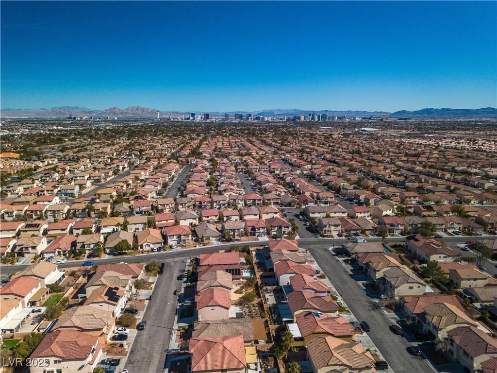8453 Garnet Peak, Las Vegas, NV 89117