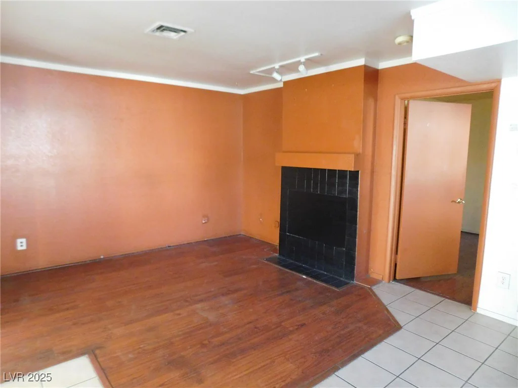4855 Torrey Pines, Las Vegas, NV 89103