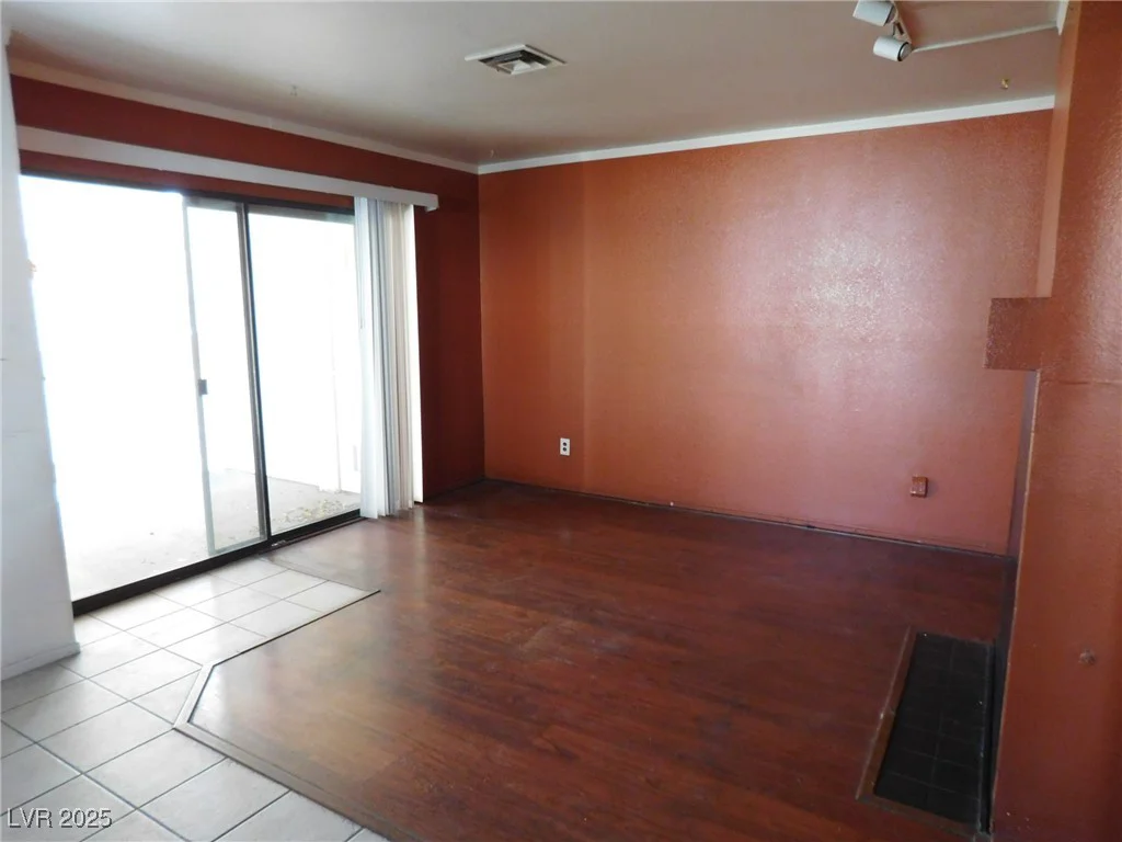 4855 Torrey Pines, Las Vegas, NV 89103
