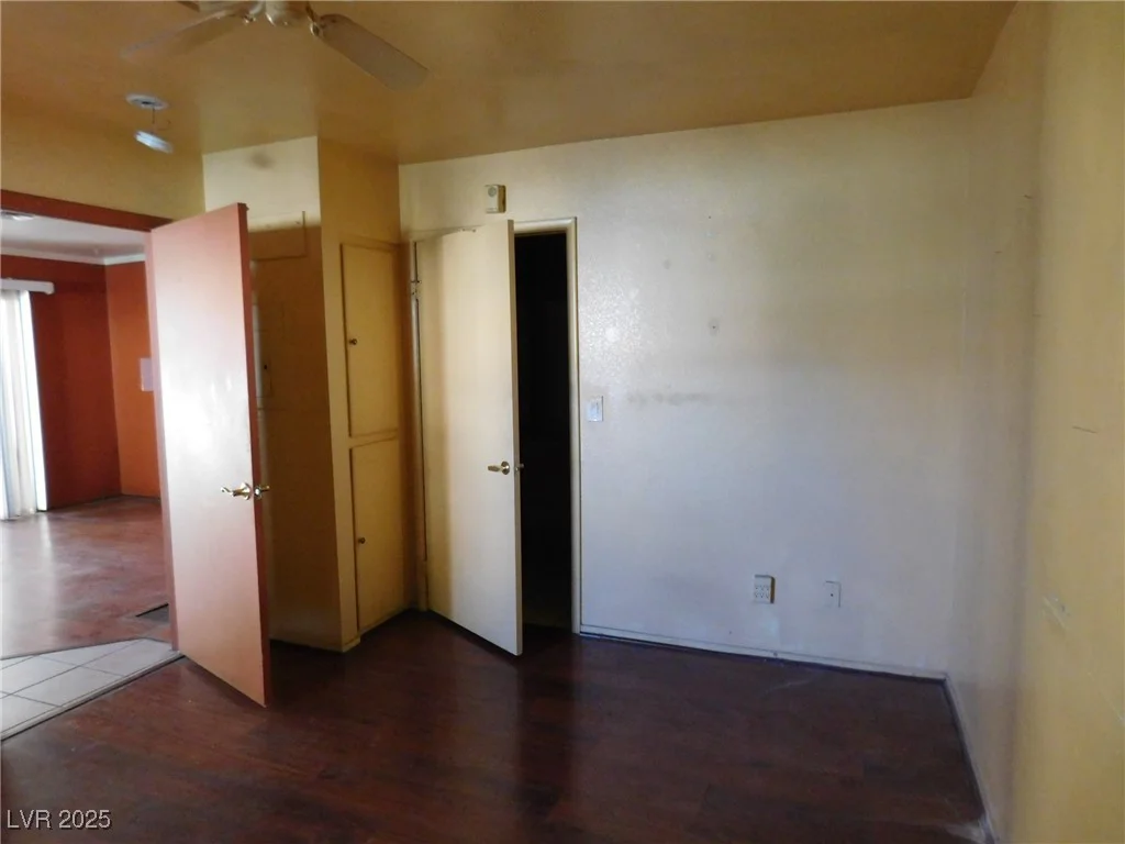 4855 Torrey Pines, Las Vegas, NV 89103
