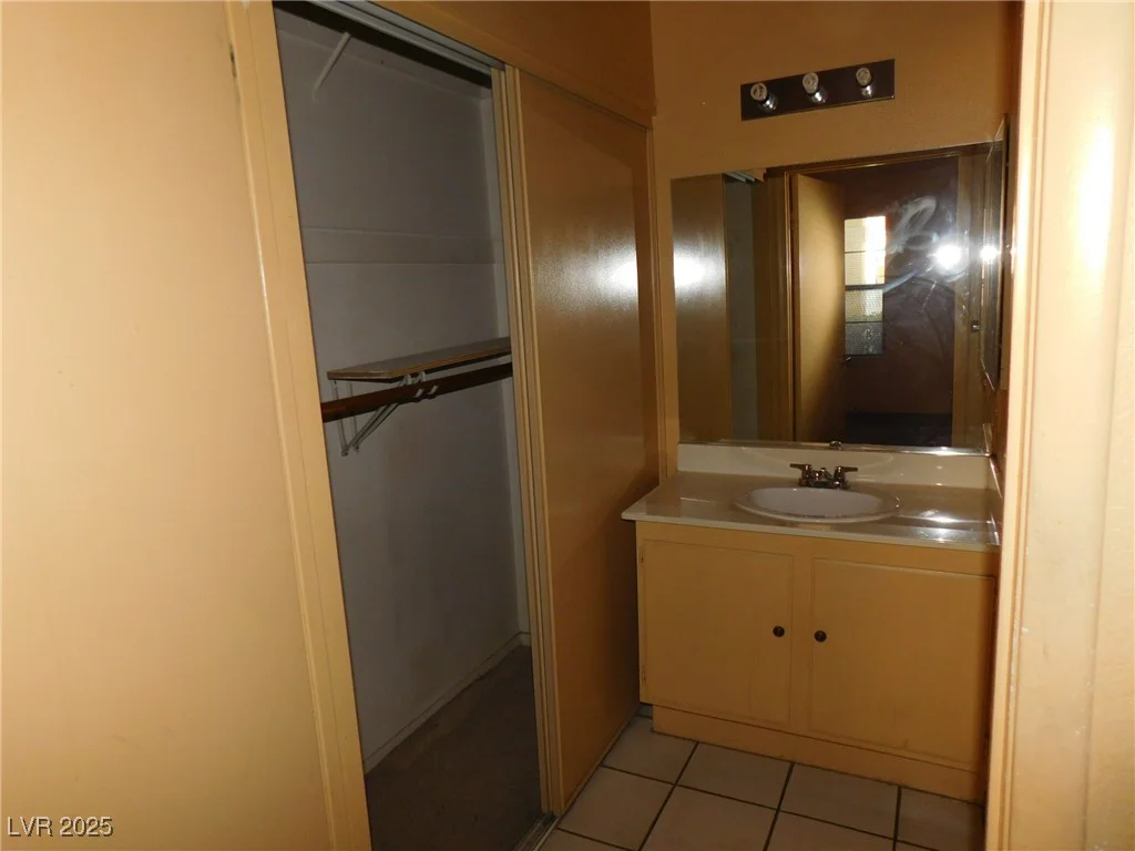 4855 Torrey Pines, Las Vegas, NV 89103