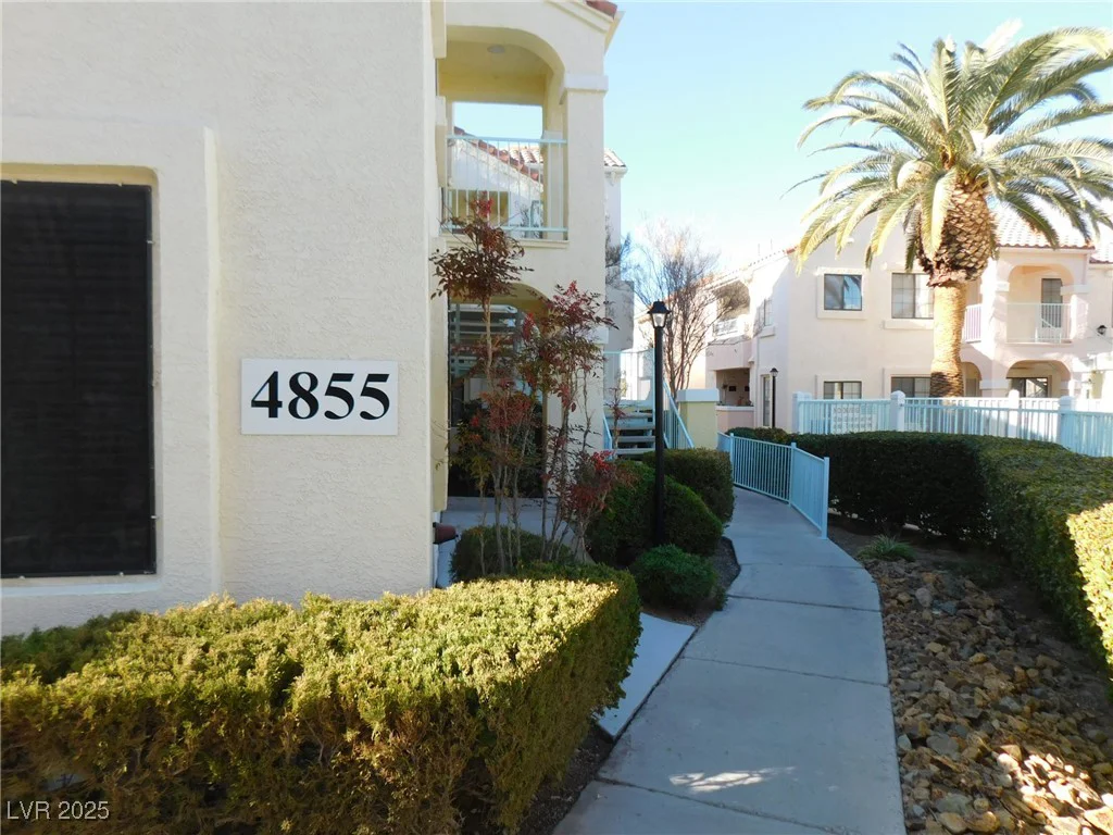 4855 Torrey Pines, Las Vegas, NV 89103