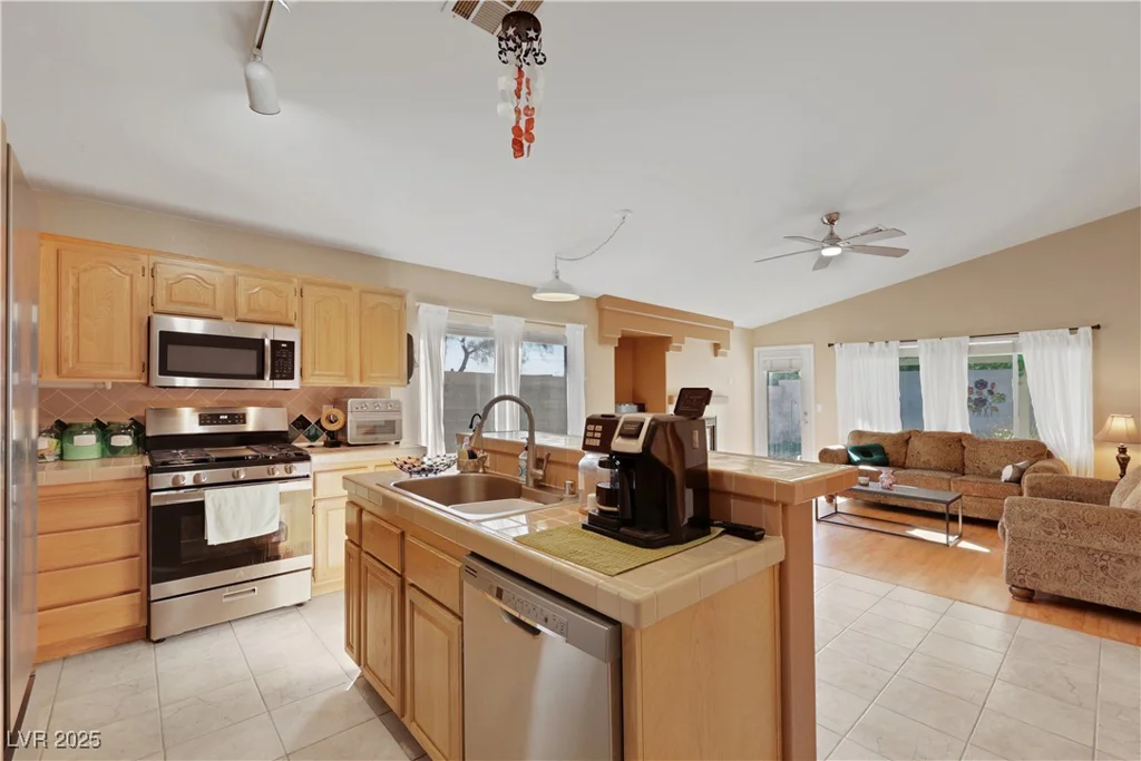 8427 Green Mesa, Las Vegas, NV 89147