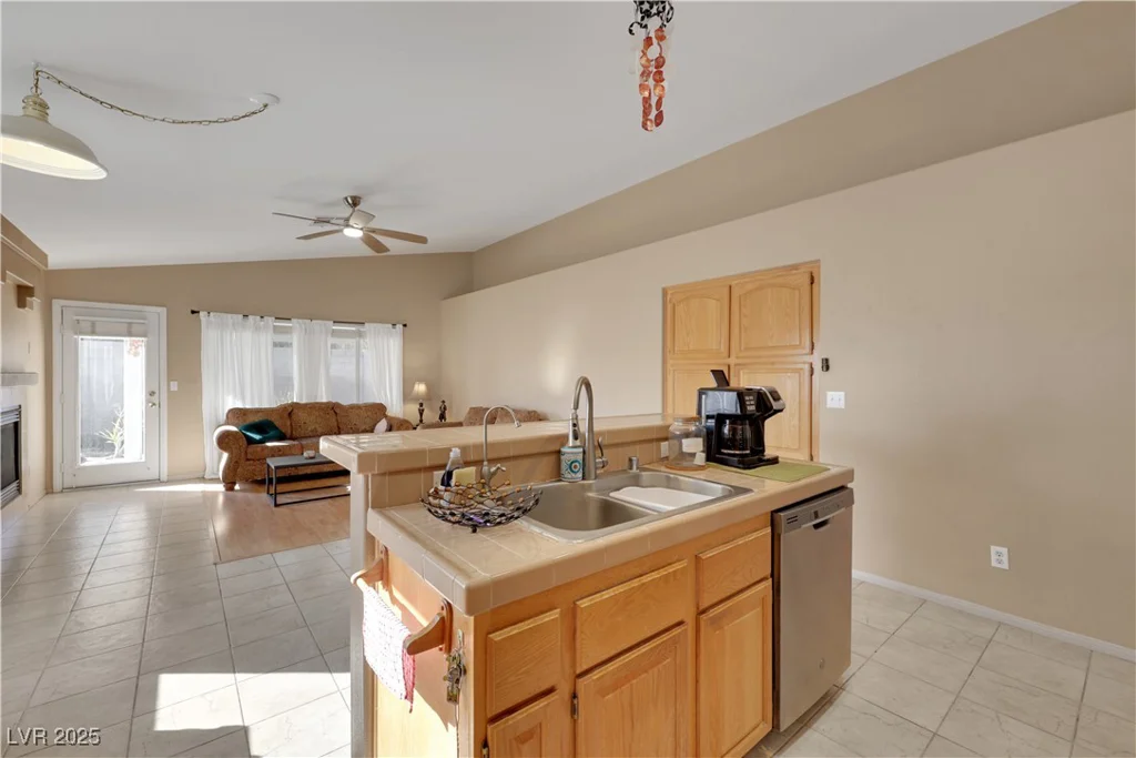 8427 Green Mesa, Las Vegas, NV 89147