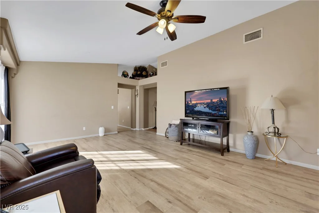 8427 Green Mesa, Las Vegas, NV 89147