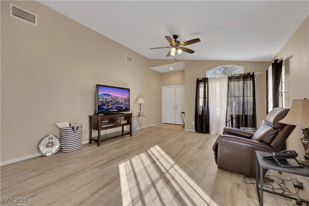 8427 Green Mesa, Las Vegas, NV 89147