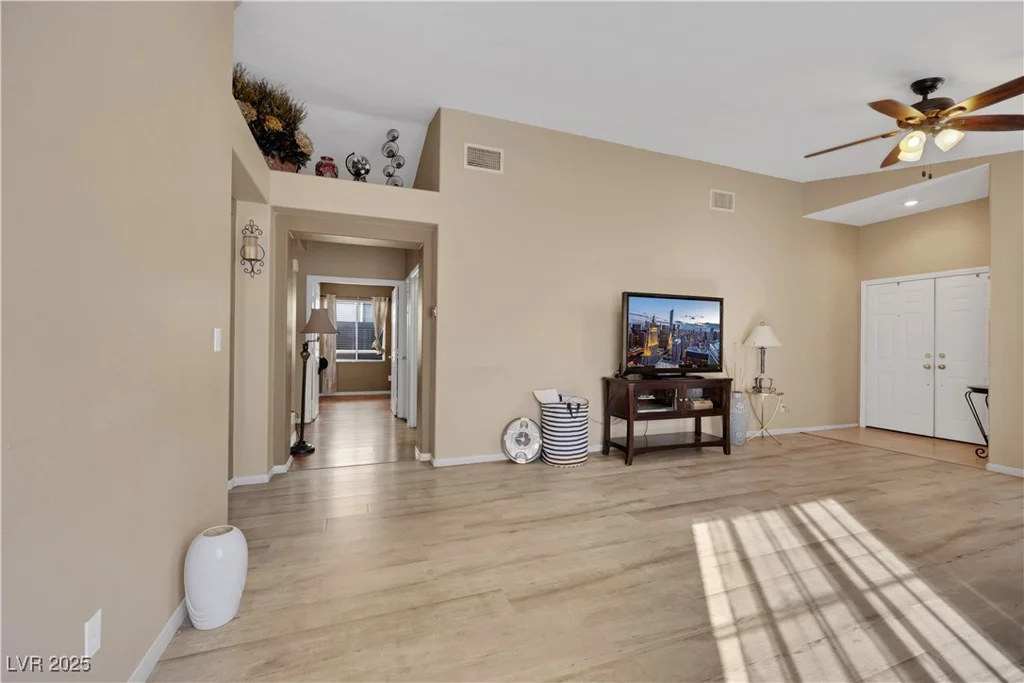 8427 Green Mesa, Las Vegas, NV 89147