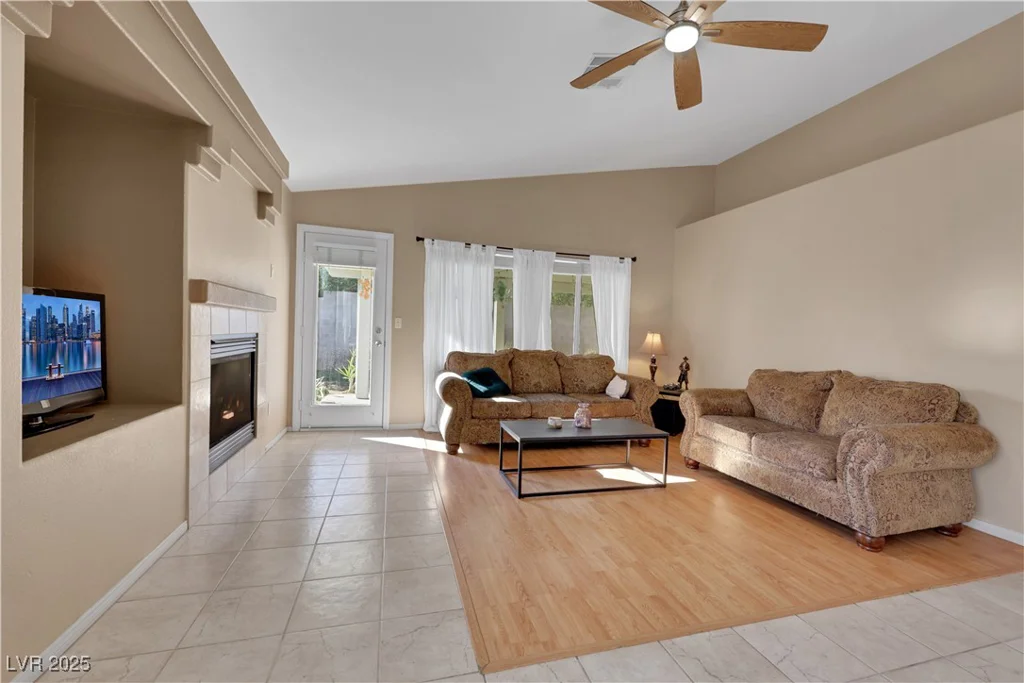 8427 Green Mesa, Las Vegas, NV 89147