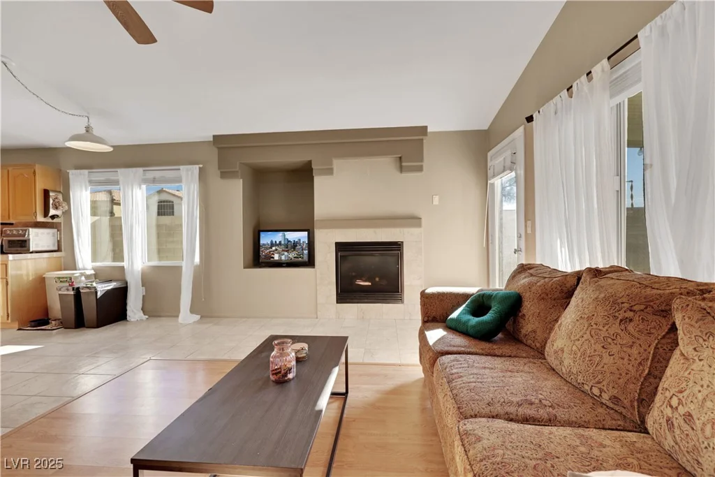 8427 Green Mesa, Las Vegas, NV 89147