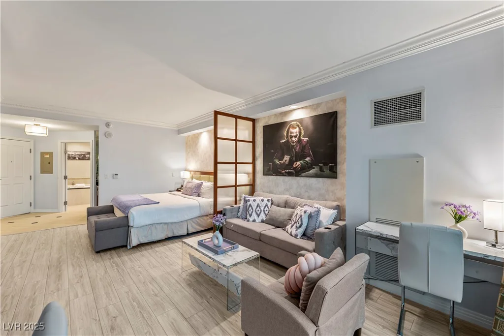 125 Harmon, Las Vegas, NV 89109