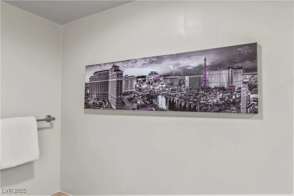 125 Harmon, Las Vegas, NV 89109