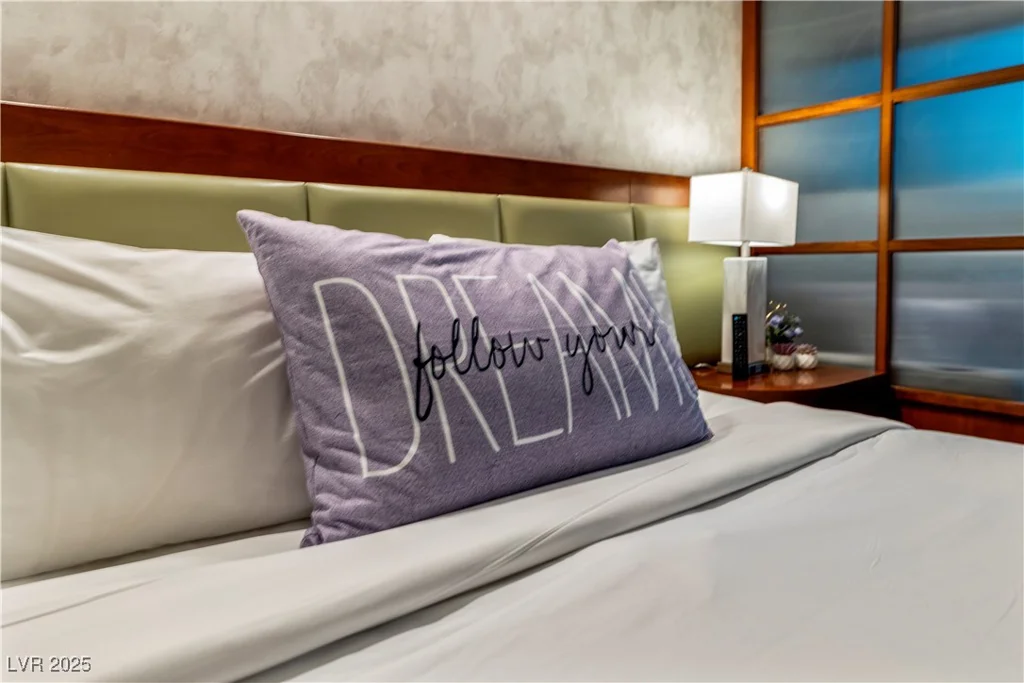 125 Harmon, Las Vegas, NV 89109