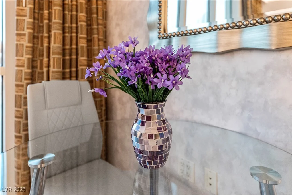 125 Harmon, Las Vegas, NV 89109
