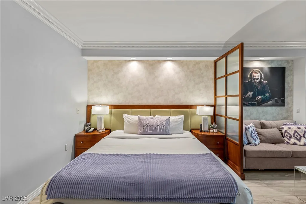 125 Harmon, Las Vegas, NV 89109