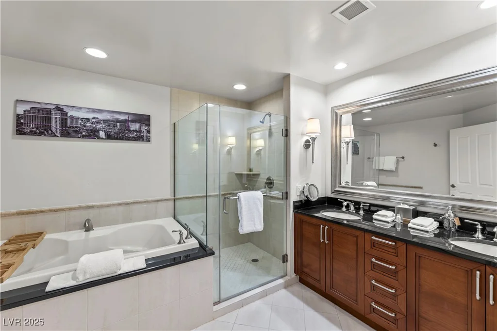 125 Harmon, Las Vegas, NV 89109