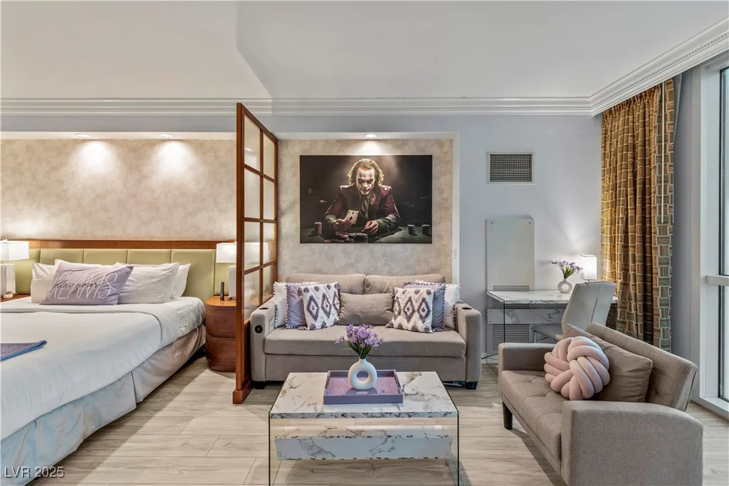125 Harmon, Las Vegas, NV 89109