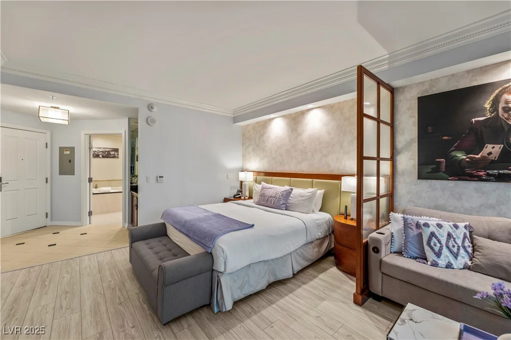 125 Harmon, Las Vegas, NV 89109
