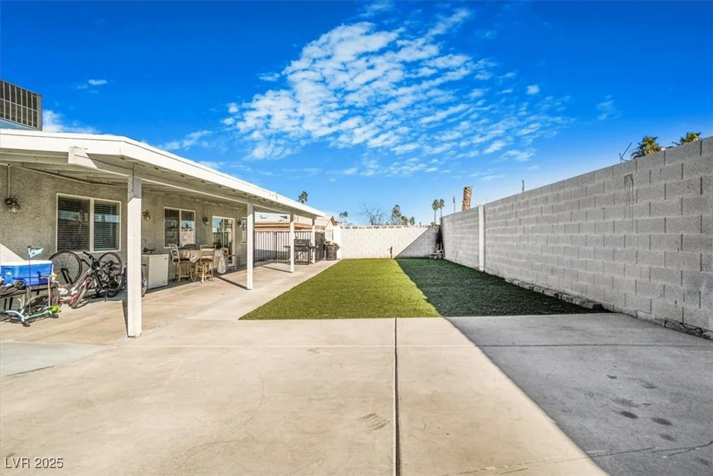 4303 Viking, Las Vegas, NV 89121