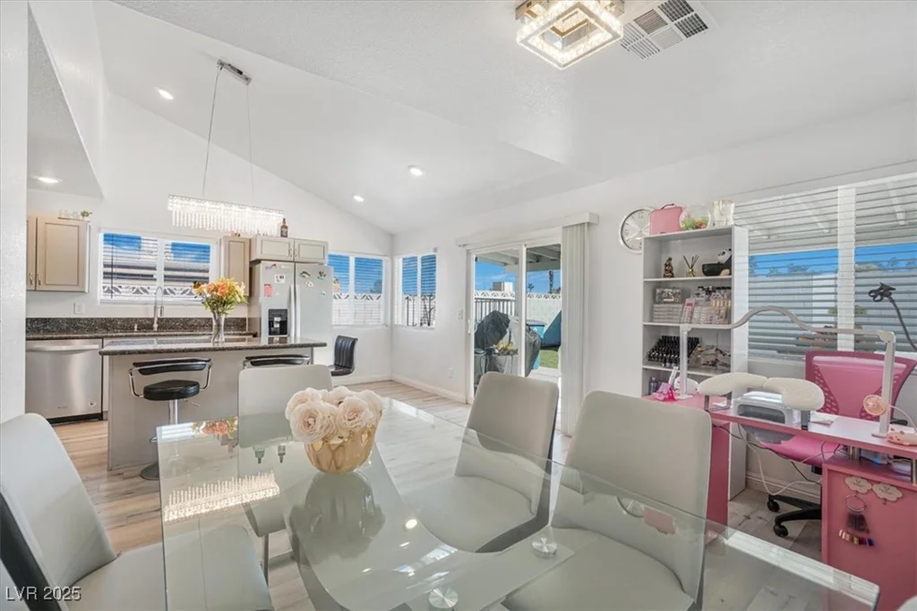 4303 Viking, Las Vegas, NV 89121