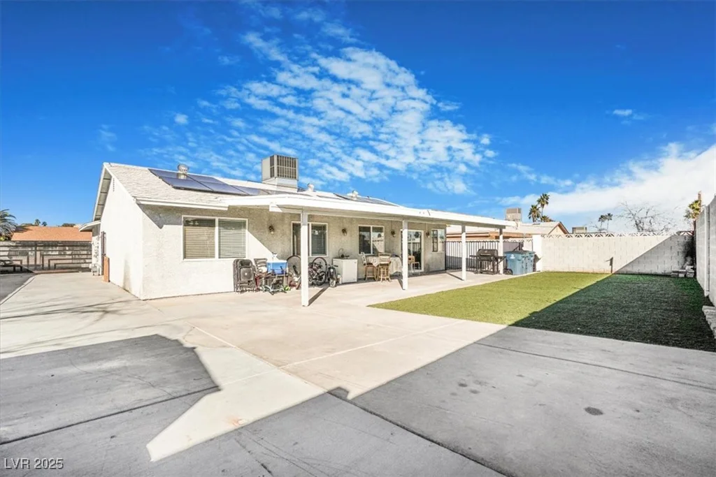 4303 Viking, Las Vegas, NV 89121