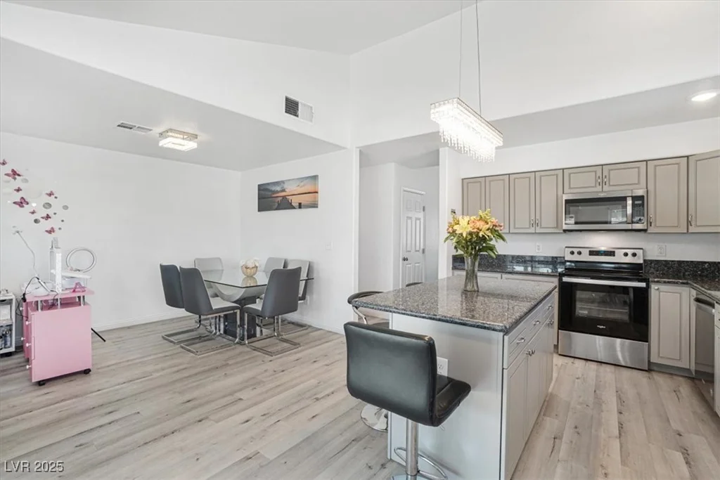 4303 Viking, Las Vegas, NV 89121