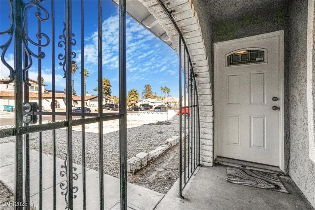 4303 Viking, Las Vegas, NV 89121