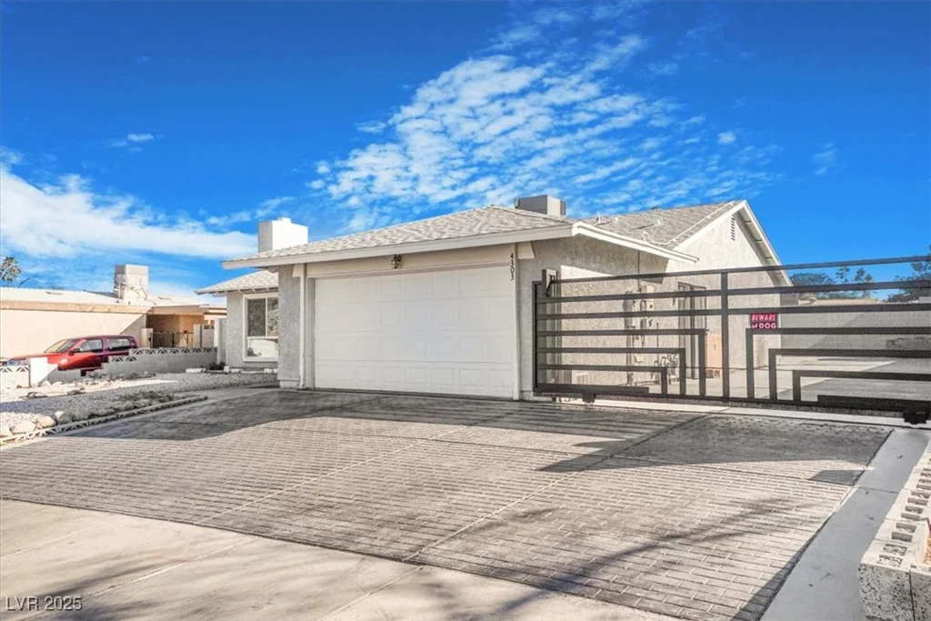 4303 Viking, Las Vegas, NV 89121