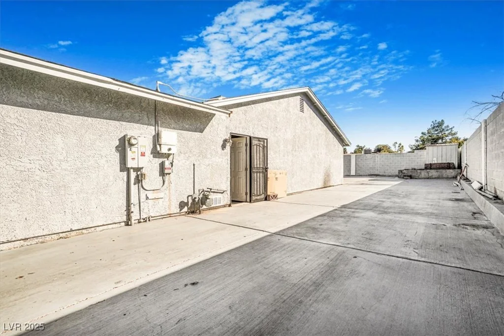 4303 Viking, Las Vegas, NV 89121