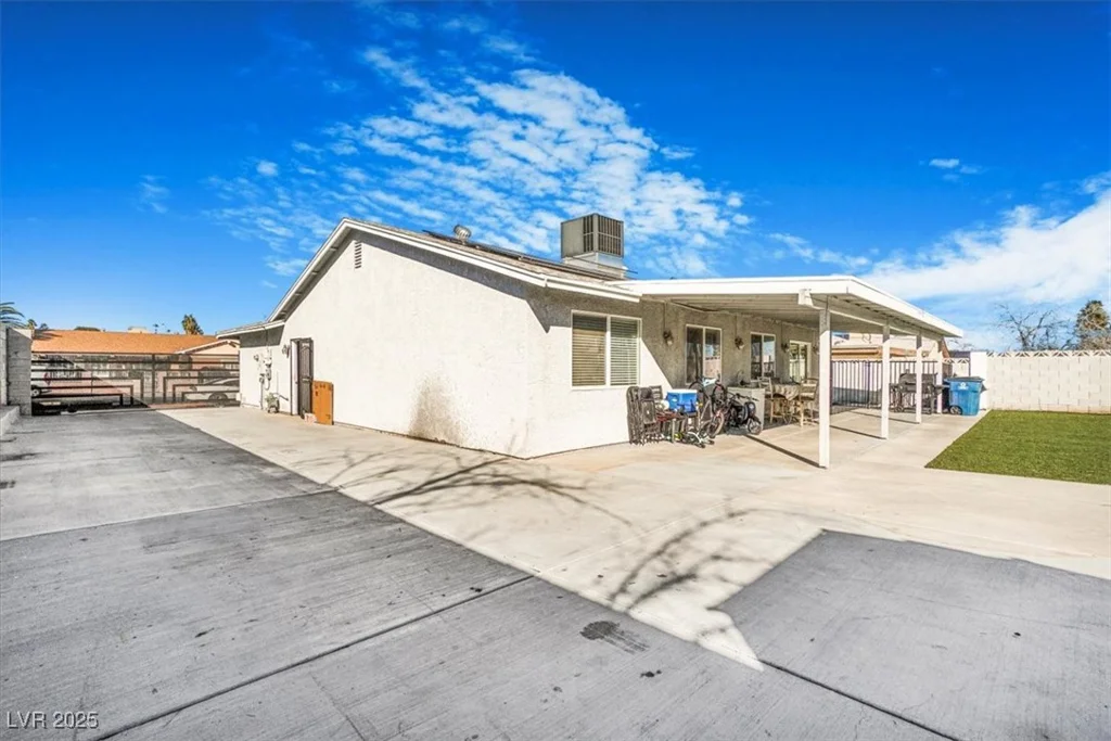 4303 Viking, Las Vegas, NV 89121