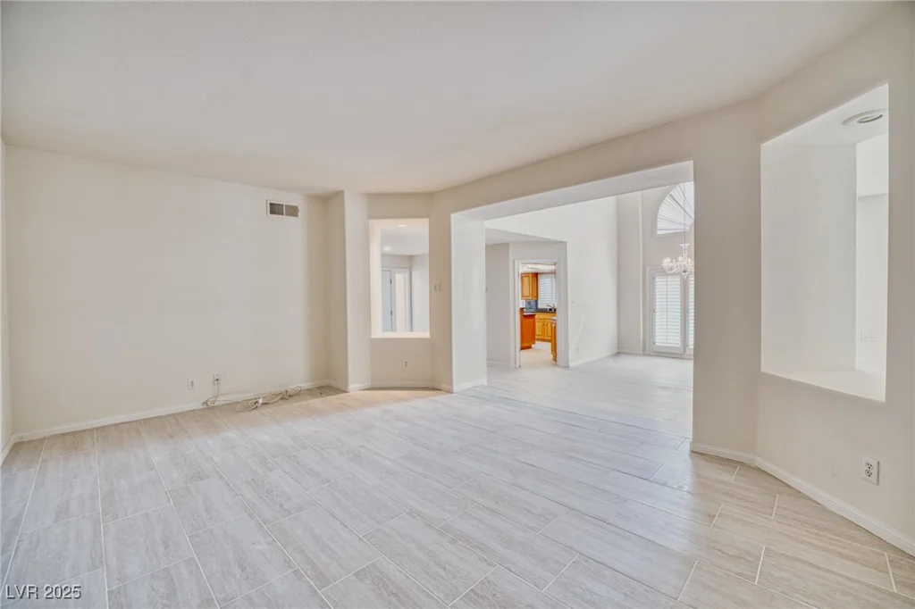 5101 Breakers, Las Vegas, NV 89113