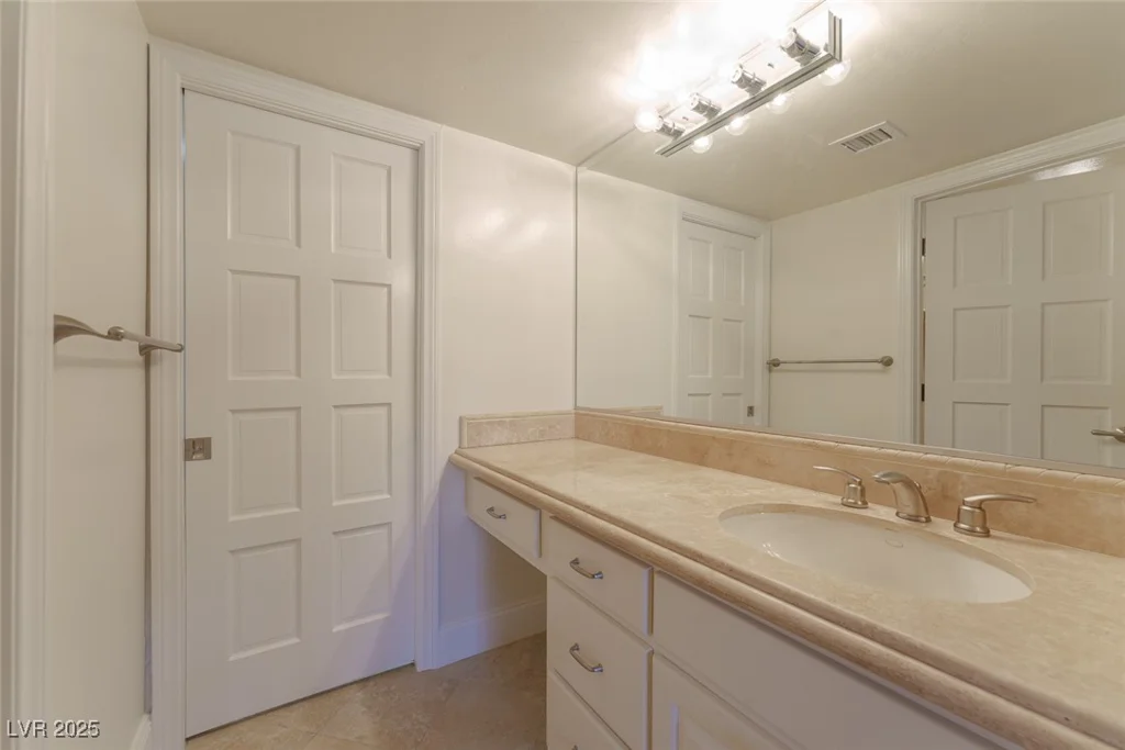 5101 Breakers, Las Vegas, NV 89113