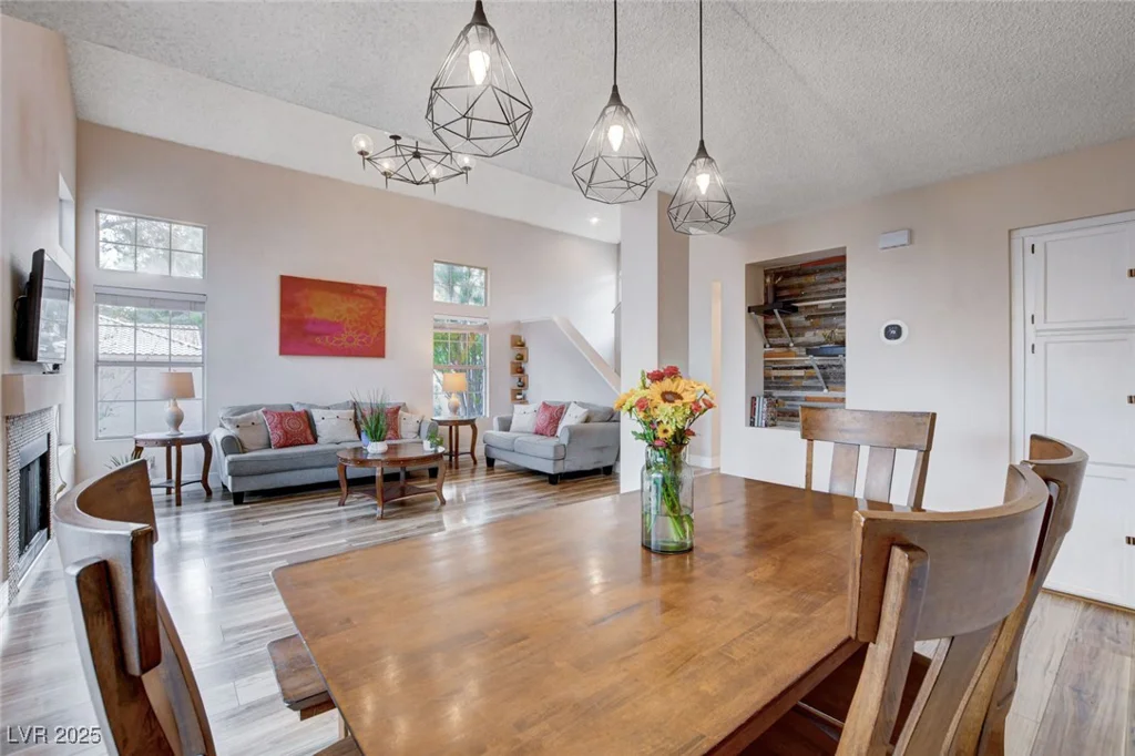 2504 Cove, Las Vegas, NV 89128