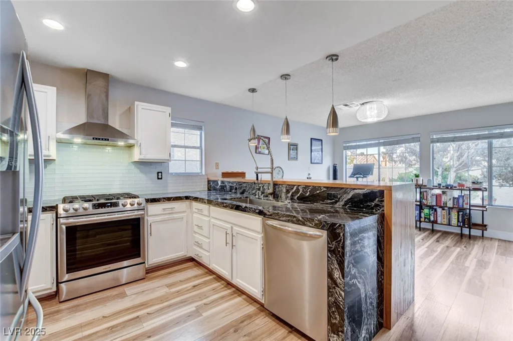 2504 Cove, Las Vegas, NV 89128